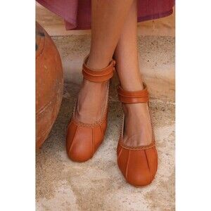 Bali Elf Muse Ballet Flat Leather Back Zip Tan Size 6 Made By Hand soft